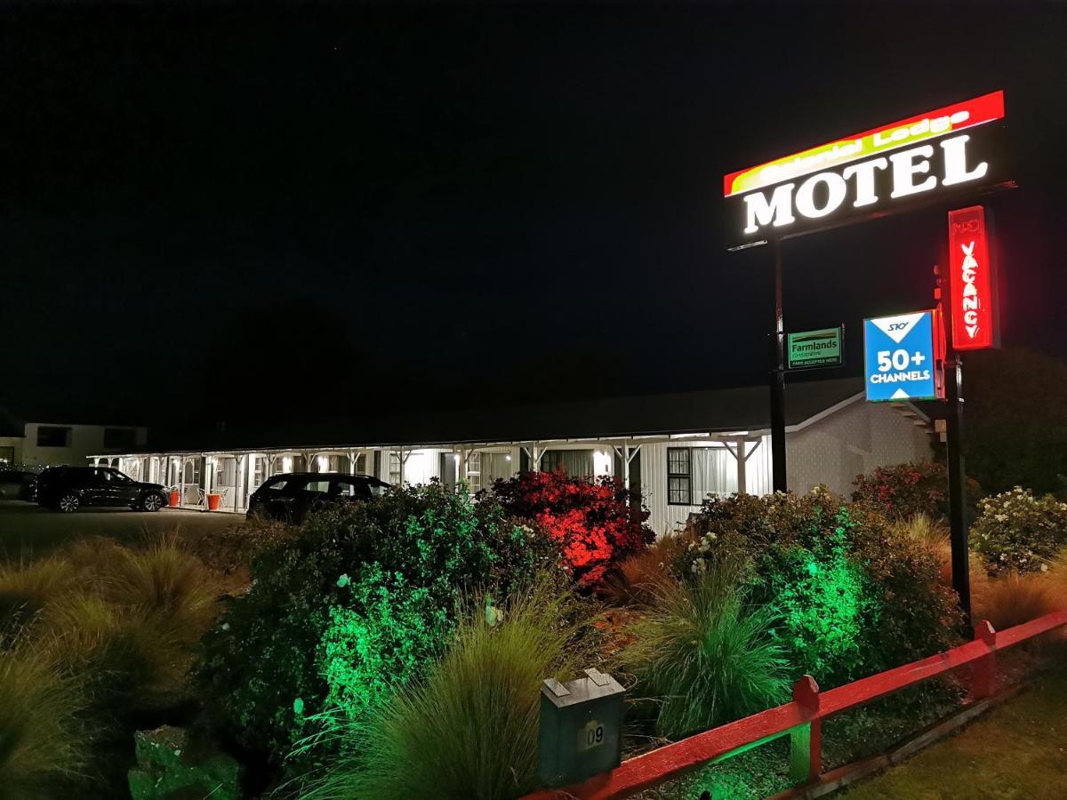 โคโลเนียล ลอดจ์ โมเทล Motel อามารู ภายนอก รูปภาพ