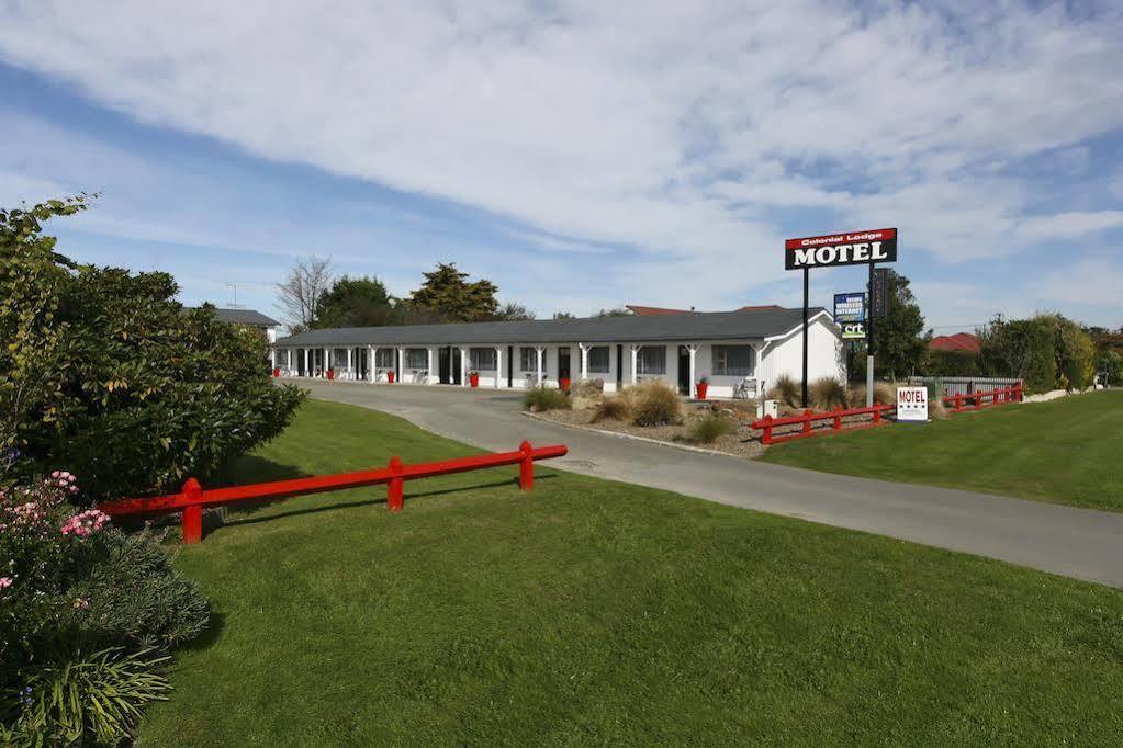 โคโลเนียล ลอดจ์ โมเทล Motel อามารู ภายนอก รูปภาพ